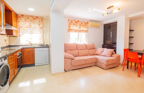 Bailen-Miraflores Apartment | Cubo's Tejares Malaga Apartment/city center/free wifi