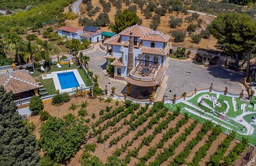 Cartama Villa | Cubo's Villa Fina & Minigolf included/luxury villa/wonderful views/heated pool/mini golf