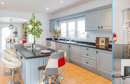 Coin Villa | Cubo's Villa Agua de Azahar/private pool/barbecue/children's area