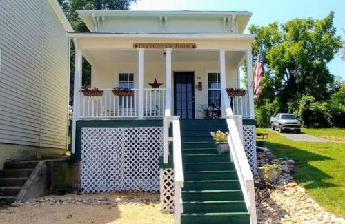Luray House | Cubs Cottage