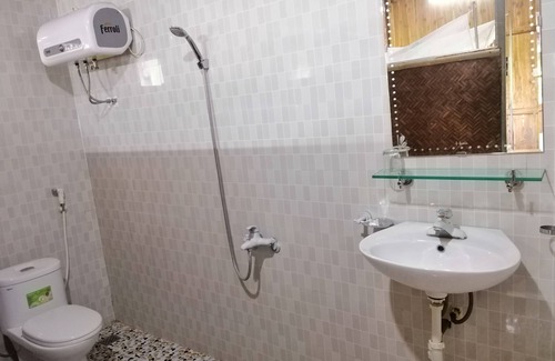 Nho Quan House | Cuc Phuong Bungalow