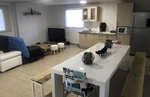 Morata de Tajuna House | Cuchifarm accommodation near Warner Bros.