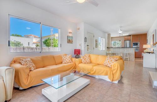 Les Deveses Villa | Cudei