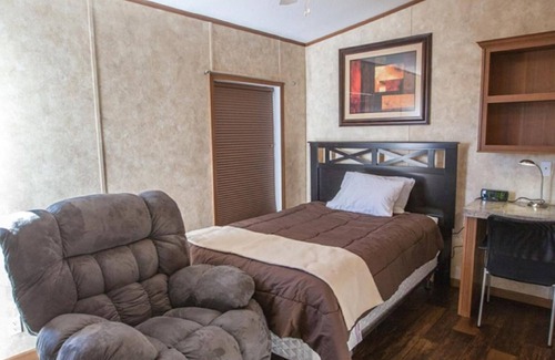 Cuero Hotel | Cuero Oilfield Housing