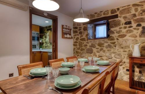Piedralaves House | Cuesta Del Reloj