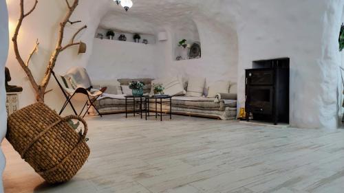 Baza Villa | Cueva OTTO Privada
