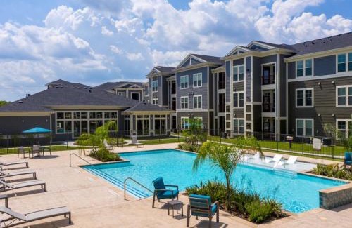 Southeast Houston Apartment | Cullen 7309 I Corporate 1bd Apartment I Parking