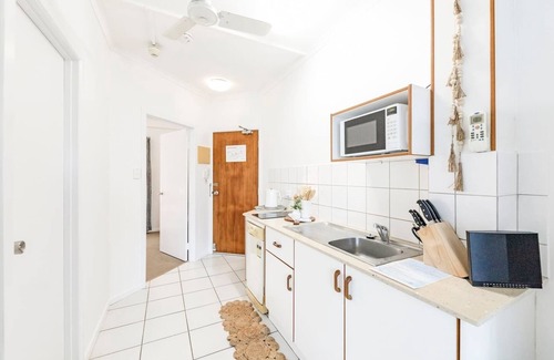 Cullen Bay Apartment | Cullen Bay Calm Tropical Poolside Living