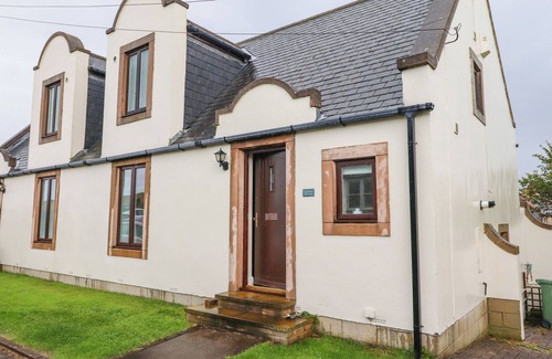 Newton by the Sea Cottage | CULLERNOSE COTTAGE, family friendly, with a garden in Embleton