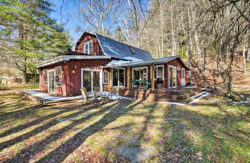 Cullowhee House | Cullowhee Getaway with Fireplace on Private Meadow