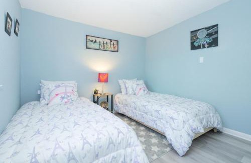 Holly House | Cultural Heritage Award winning home - Ideal for Holiday Stays & Lake Walks