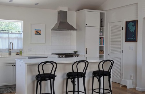 Carlson Park House | Culver City Luxury Duplex Unit 2 blks to Downtown, Sony Pictures Entertainment