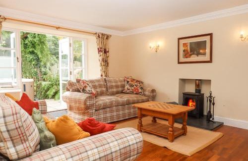 Crediton House | Culver Court Cottage