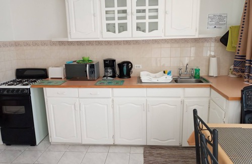 Keizer Hill Apartment | Cumber's Tropical Apartments