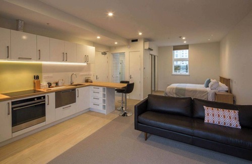 Dunedin City Centre Apartment | Cumberland Street deluxe apartment No5