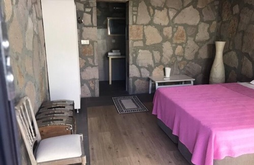 Dikili Hotel | Cumhur Yesilirmak Butiqe Hotel