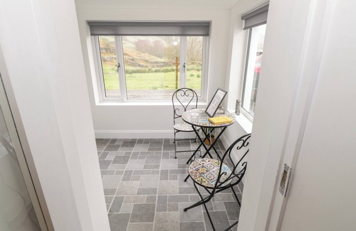 Finny Cottage | CUMMER COTTAGE, family friendly in Clonbur, County Galway