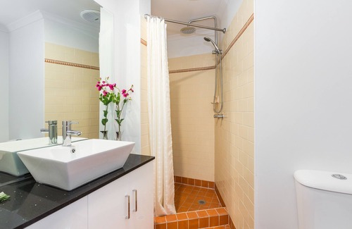 Ipswich Hotel | Cumquat House