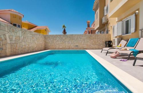 Sonnenland Villa | Curie with Pool by VillaGranCanaria