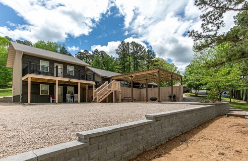 Van Buren Condo | Current track of luxury river cabins 2