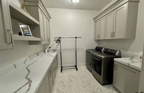 Midway House | Currently available for long term Dec 27-April 15th. Inquire now.