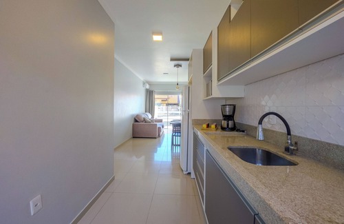 Praia da Armacao do Itapocoroi House | Curta Praia de Armação - Casa Girassol