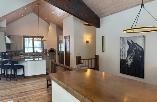 Cordillera House | Custom 5-bedroom, 4.5 bath, 4,052 sqft mountain retreat located in Cordillera!