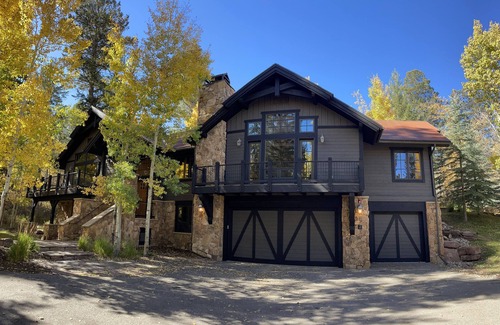 Cordillera House | Custom 5-bedroom, 4.5 bath, 4,052 sqft mountain retreat located in Cordillera!