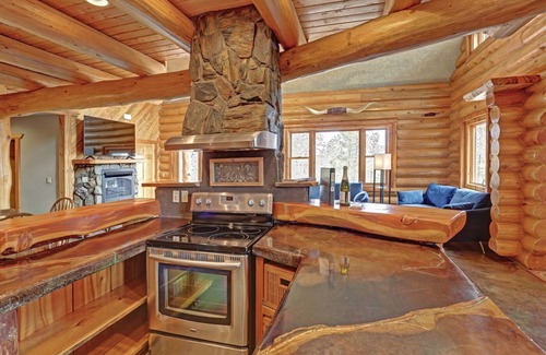 Hermosa Cabin | Custom Black Hills Log Home w/views, Secluded, Only 12 miles to Mt Rushmore!
