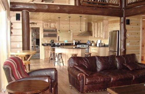 Hayward House | Custom built Home on Round Lake
