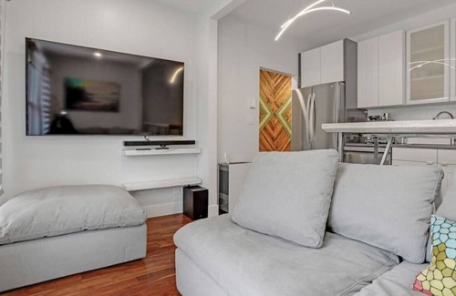 Grandview-Woodland Apartment | Custom Built Luxury Home - Just Outside Downtown
