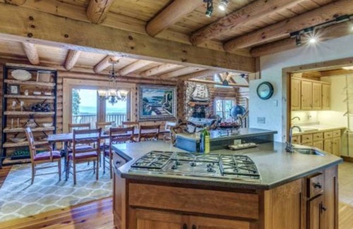 Tate House | Custom built mountain lodge, with views of Amicalola and Appalachian mountains.