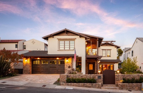 Corona del Mar House | Custom-Built Napa Farmhouse in CdM with Private Beach for Summer 2023 (Jun-Aug)