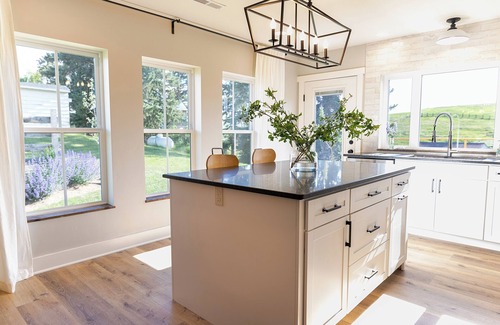 Manhattan House | Custom, Countryside Barndominium for Multi-Family near Bozeman with Hot Tub