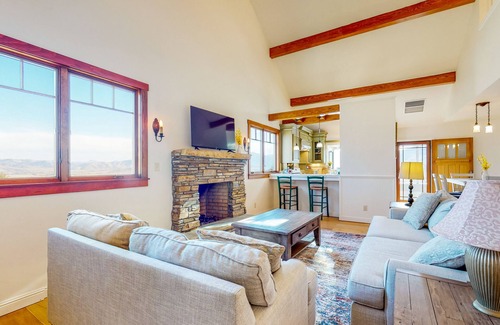 Weldon House | Custom-crafted acreage with sunroom & clawfoot tub