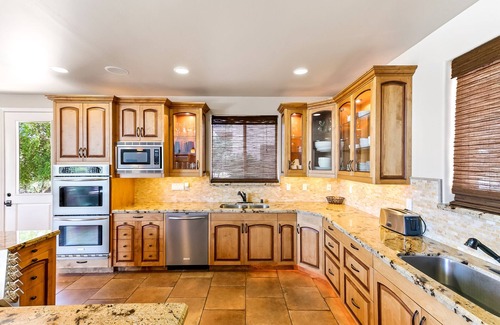 Browns Valley House | Custom Home at Collins Lake! Walk to Lake and Park! Great hiking! Great Fishing!