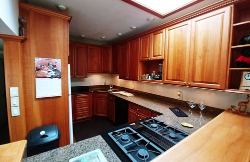Columbia House | CUSTOM HOME, WALK TO RESTAURANTS, GROCERY, PARK, PETS&420 OK,COOL NEIGHBORHOOD