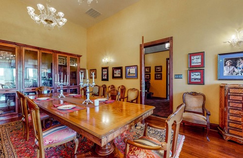 Era Villa | Custom Italian Castle on Ranch with Rooftop Deck, Dance Studio - Dog-Friendly