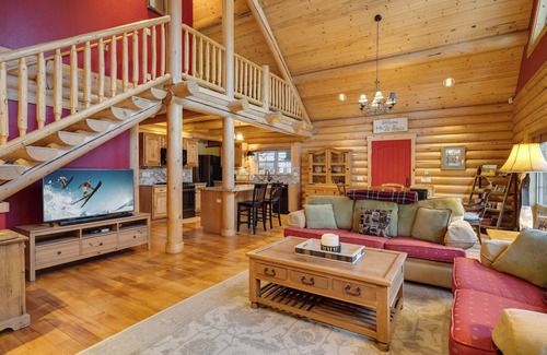 Blue River House | Custom Log Home in quiet Blue River 7 minutes from downtown Breckenridge
