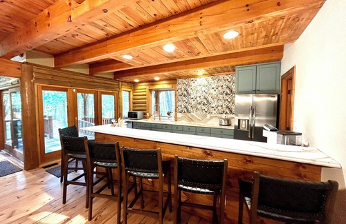 Mayfield Cabin | Custom River Front Property on 10 Acres, Sleeps 19