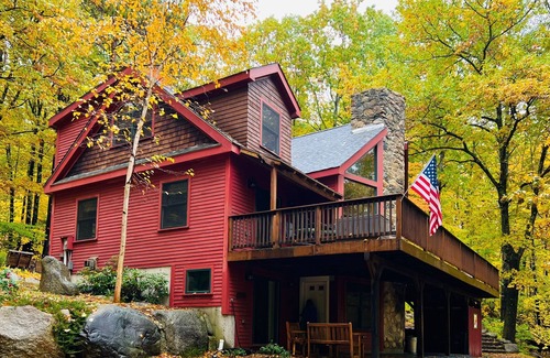 Newbury House | Custom vacation home with expansive outdoor entertaining spaces