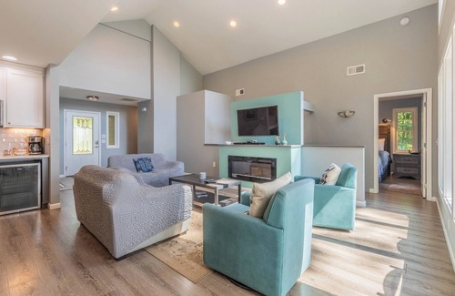 Bryson City Cabin | Customer Appreciation Year! Get a free night! See Description for details