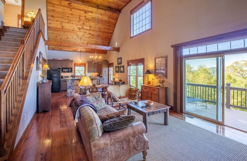 Bryson City Cabin | Customer Appreciation Year! Get a free night! See Description for details