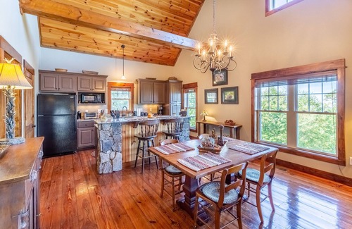 Bryson City Cabin | Customer Appreciation Year! Get a free night! See Description for details