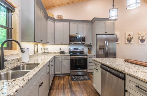 Whittier Cabin | Customer Appreciation Year! See Discount information in Ad