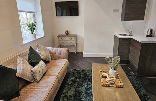 Liverpool City Centre House | Customs house sleeps up to 18 people