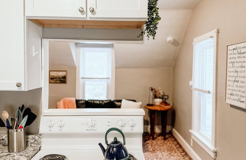 Manistee Apartment | Cute 1 Bedroom Apartment Close to beaches, and downtown Manistee!