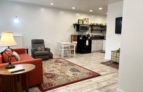 Creswell House | Cute 1 bedroom Ohana 10 miles from Eugene