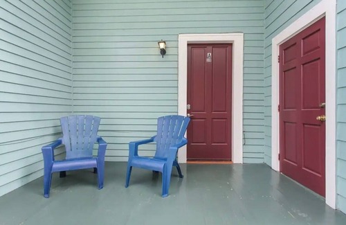South 7th Ward Apartment | Cute 1bed 1bath steps from French Q, Bourbon St and Jazz venues