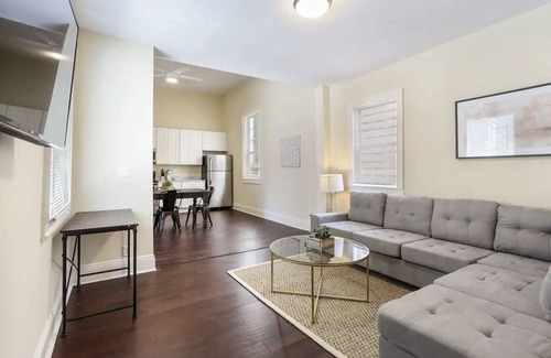 South 7th Ward Apartment | Cute 1bed 1bath Walk to French Q, Bourbon St & Jazz venues. Free street parking